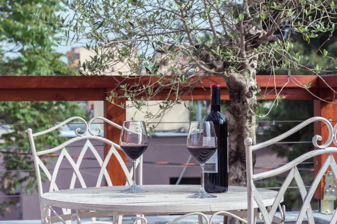 ART Hostel Tirana Albanien